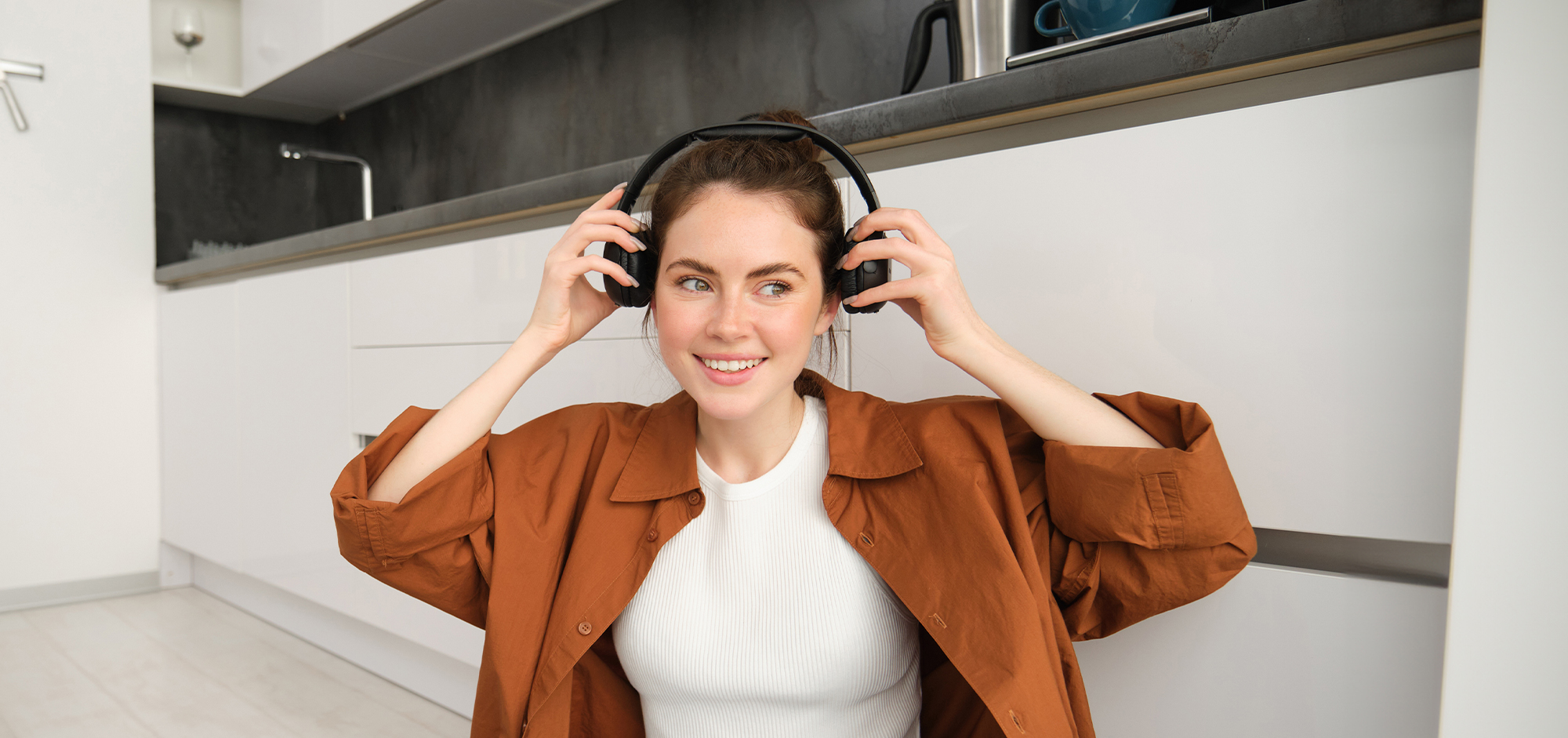 Fashion's Audio Revolution: Wearable Sound Technology and Stylish Accessories